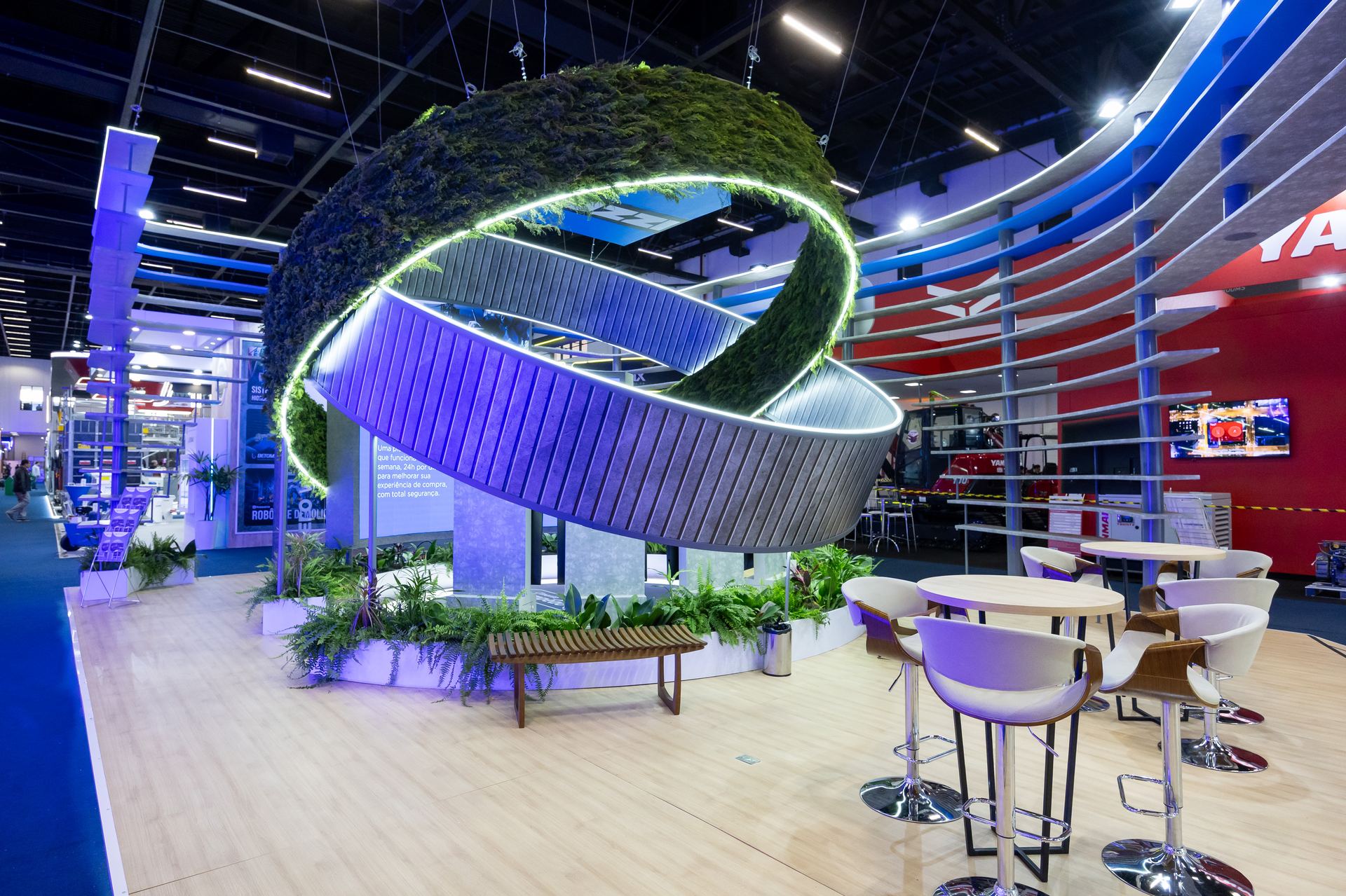 Área de produtos com 5 telas verticais exibindo linha Cimento Nacional