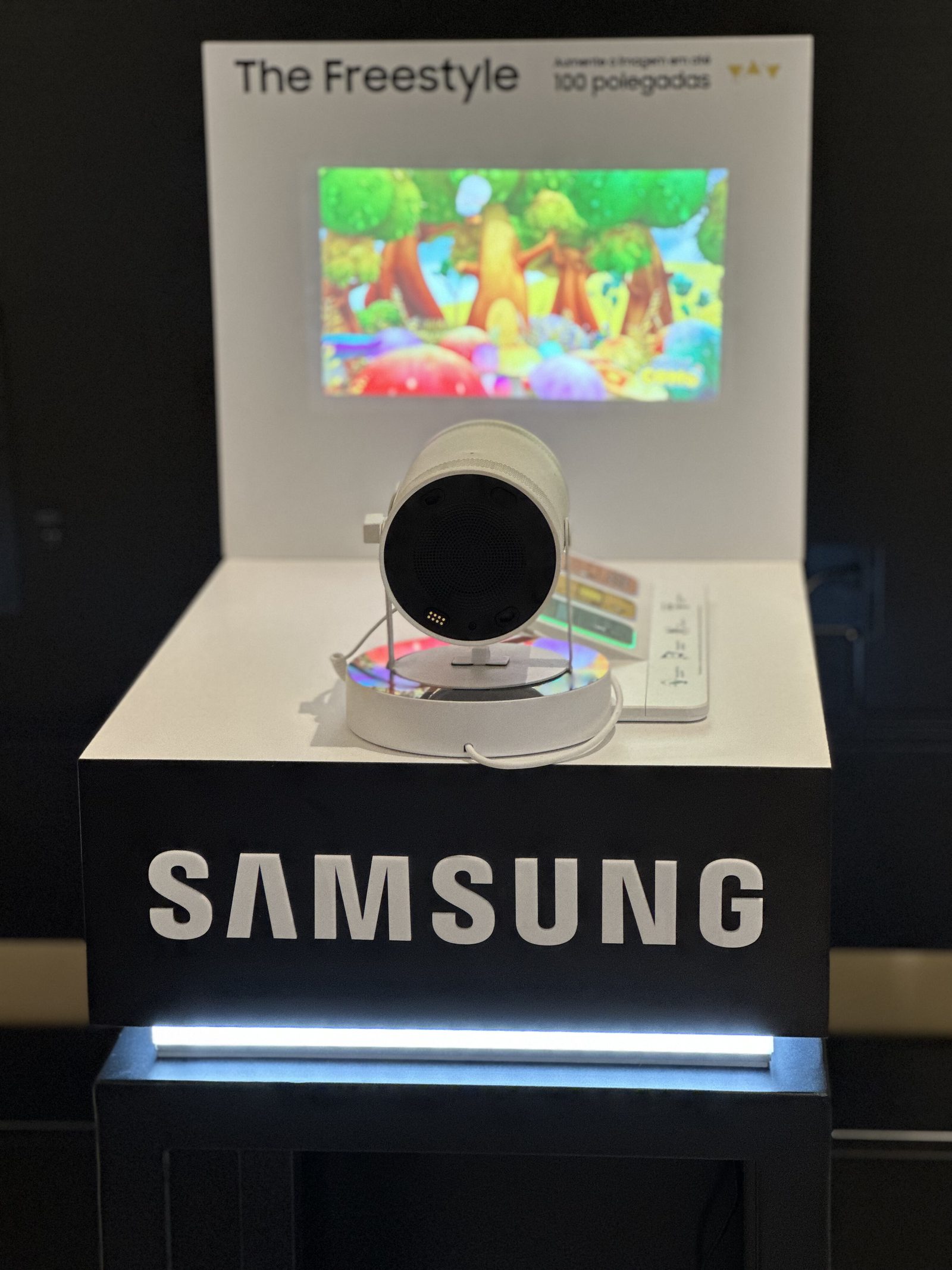 The Freestyle — projetor portátil Samsung lançado na DW! SP 2023