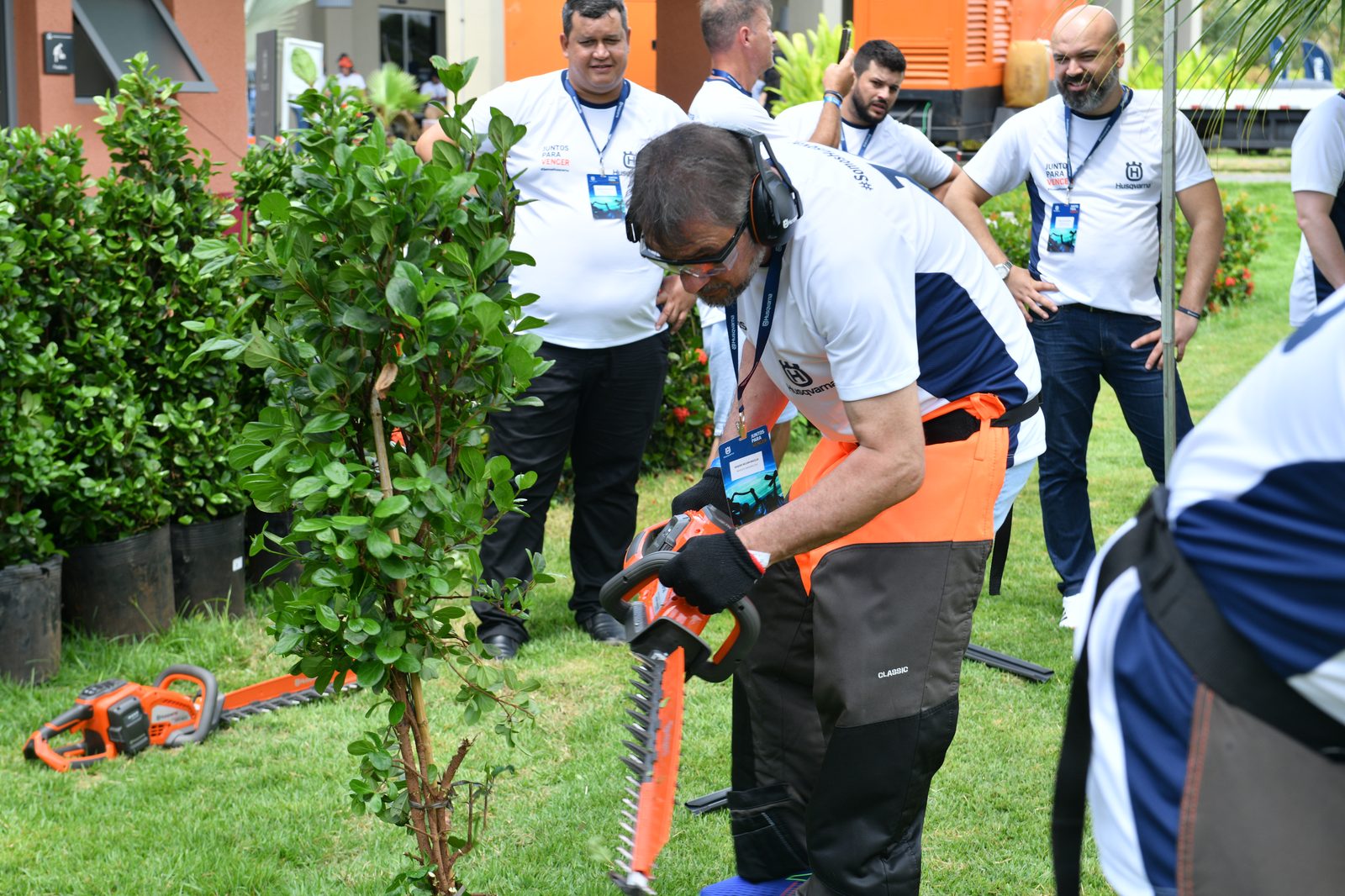Estação de gincana com cortador de cerca viva — Convenção Husqvarna 2025