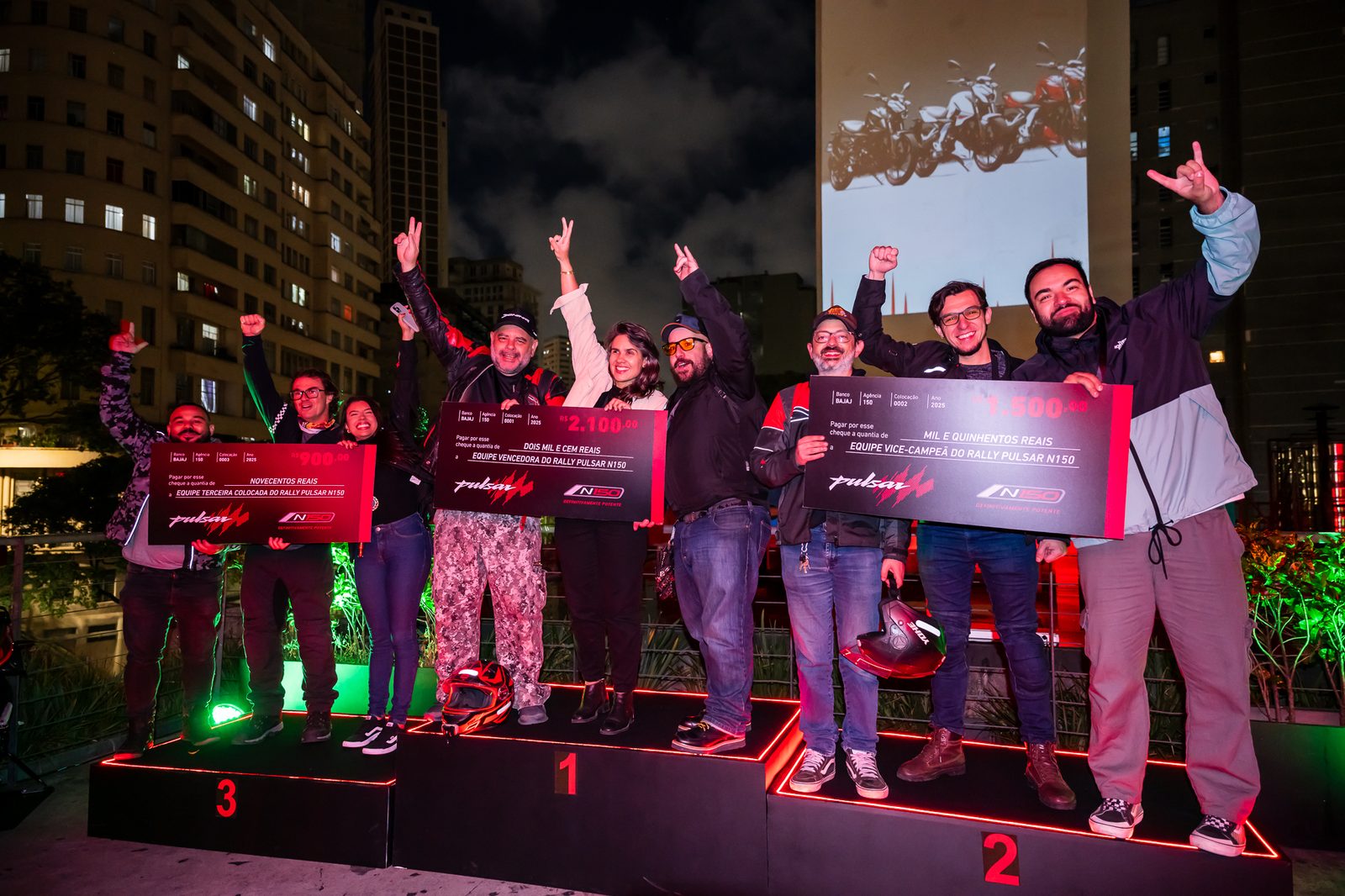 Pódio dos vencedores do Rally Fotográfico Pulsar N150 — 2025